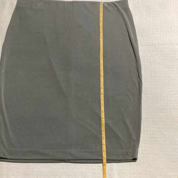 Express NWT Stretchy Midi Skirt Stone Gray Color Size XL - Picture 6 of 7